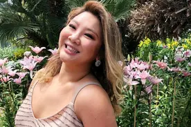 郑欣宜180斤又怎样？穿吊带连衣裙配长卷发做伴娘，照样美得精致图片