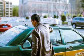 二线中等城市，出租车司机月薪3万，每天竟然有5个小时的午休时间图片