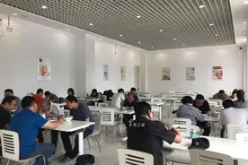 公务员还哭穷？上岸后的真实状态，看看这位女生怎么说图片