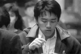 星爷电影中多次出现的“9527”，是什么梗？会说粤语的人才懂图片