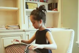 高晓松女儿：妈妈19岁生女惨遭抛弃，她继承父母的完美基因很争气图片