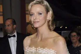 摩纳哥王妃参加葬礼也如此迷人，黑色长裙显身材，蕾丝头纱超惊艳图片