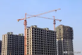 7000万套房空置，1亿多亩宅基地“荒废”，为何还要不停造房图片