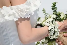 小姑子回娘家指手画脚 婆婆把媳妇赶走 丈夫出差回家后说的话解气图片