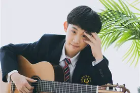 13岁泰安少年在古典吉他国际赛事中夺冠图片