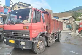 开卡车10几年，从不跑长途，这个80后卡友盖洋楼买汽车很幸福图片