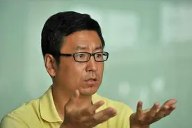 国家罕见“批评”房地产，白岩松也发声怒斥，这次房价能降吗？图片