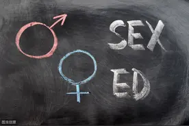 3岁宝宝摩擦双腿，5岁男童揪扯JJ，别慌，正确引导其实很简单图片