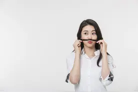 染发后要想头发顺滑，掉色慢，亮泽好看，这样打理很有必要图片