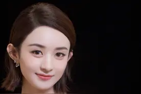 赵丽颖气质出众，穿无袖“透亮裙”有仙女气，“二八”身材真招摇图片