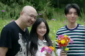 徐峥11岁女儿银幕首秀，和爸爸如复制粘贴，曾因容貌被吐槽大哭图片