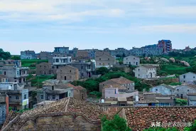 农村俗语：盖西不盖东，家有不孝郎，啥意思？东边房屋很重要吗？图片