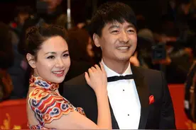 程莉莎终于惊艳一回，穿红色镂空旗袍裙凹身材，盘发高贵优雅图片