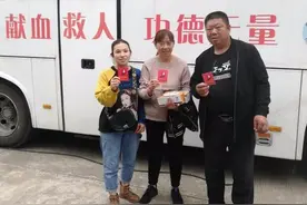 点赞！无偿献血献爱心，扬州这一家五口齐上阵图片