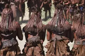 非洲一原始部落，男子需要娶五位老婆，女子有着更“奇葩”的习俗图片