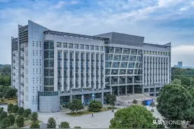 在中国上所好大学要花多少钱？41所一流大学收费标准汇总图片