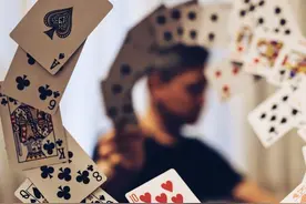 普希金《黑桃皇后》欲望诱惑、发疯的人性和逆转命运的三张扑克牌图片