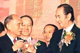 18年前，霍英东说了一件埋藏50年前的事情，让赌王何鸿燊满脸尴尬图片