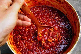 同样是豆瓣酱，郫县豆瓣酱和红油豆瓣酱有啥区别？建议弄明白再买图片