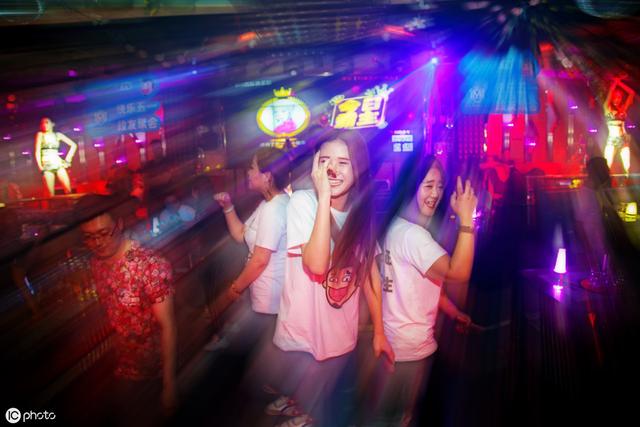 女生第一次蹦迪，要注意这4点