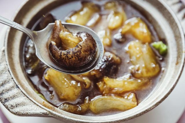 结肠癌手術后可以吃花胶吗 2025年结肠癌手术后能吃花椒吗