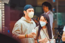 恭喜！36岁郭碧婷中秋生7磅重小公主，向太全程陪产图片