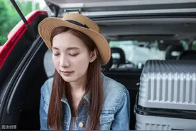 小说：我与男友相恋七年准备结婚，收到一匿名信息后我果断提分手图片