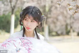 小说：小伙被我救下后不告而别，多年后将军上门求亲我乐了，是他图片