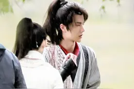 恭喜王一博赵丽颖有翡杀青：同时也很期待，谢允周翡的江湖风云！图片