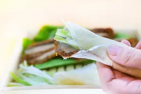 正宗荷叶薄饼这样做，薄软筋道不用发面，简单有效率，小窍门图片