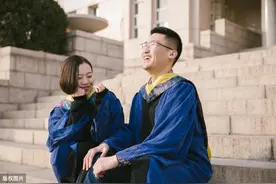 你最好的朋友是那些经常和你一起吃喝玩乐的？其实应该是这样的图片