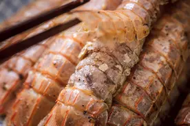 椒盐皮皮虾肉质紧实，做法简单味道不一般，趁开海价格便宜过把瘾图片