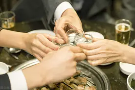 喝酒上脸的人，酒量究竟是好还是差？图片