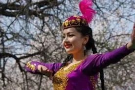维吾尔族与汉族可以“通婚”吗？来看看维吾尔族姑娘是怎么回答的图片