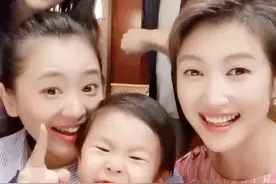 北京台一姐春妮与老公罕同框！夫妻俩与老友聚会，载歌载舞心情好图片