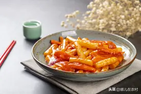 不会打牌、不喜欢出门玩，大年初二娜儿就来动手做年糕咯图片