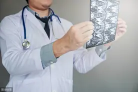 小学生得了肿瘤，治疗康复后回校遭歧视。肿瘤是不是真的会传染？图片