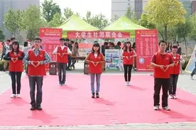 尴尬！高校“百团大战”之后为何频现“退社潮”图片