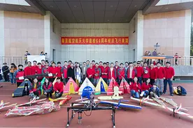 南航上演炫酷“空战” 千余观众齐呼过瘾图片