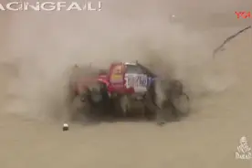 2018年达喀尔拉力赛事故集锦，看着都紧张，心疼车手，心疼赛车视频封面