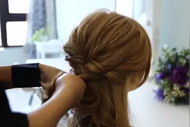 优雅韩式伴娘发型，简单易学，好看又不抢风头视频封面