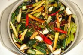 黄瓜辣椒小咸菜的家常做法，好吃