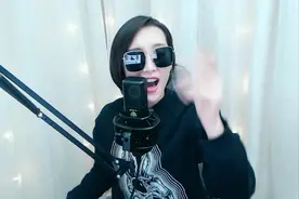 梁红为了拉珍爱任务也是拼了，边喊兄弟们加油边唱歌曲《不要停》