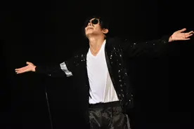 中国小伙世界巡演 致敬天王杰克逊引爆温哥华图片