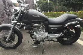 200cc直把单座 冒死偷拍宗申新版RA1图片