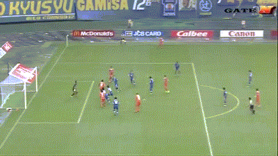 绿茵场那些诡异的躺枪进球！门将表示这个世界太奇葩了图片