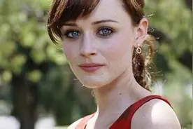 年轻妈妈如何去除面部色斑？图片