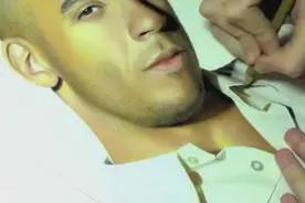 画家笔下画出速度与激情男神范迪塞尔，效果逼真堪比打印机打出来图片