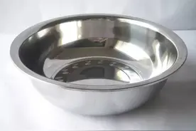 注意“六忌”，否则不锈钢餐具会让你中毒图片