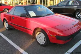 平民版丰田MR2跑车百公里加速6.8秒，售价还不到2万元图片